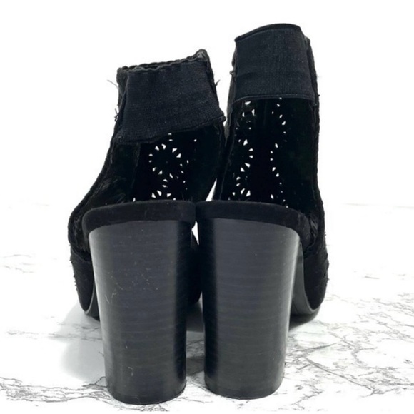 LC Lauren Conrad Statice Black Laser-Cut 
Ankle Boots size 6.5 - Picture 2 of 3